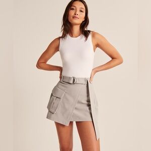 Never worn beige Abercrombie and fitch skort